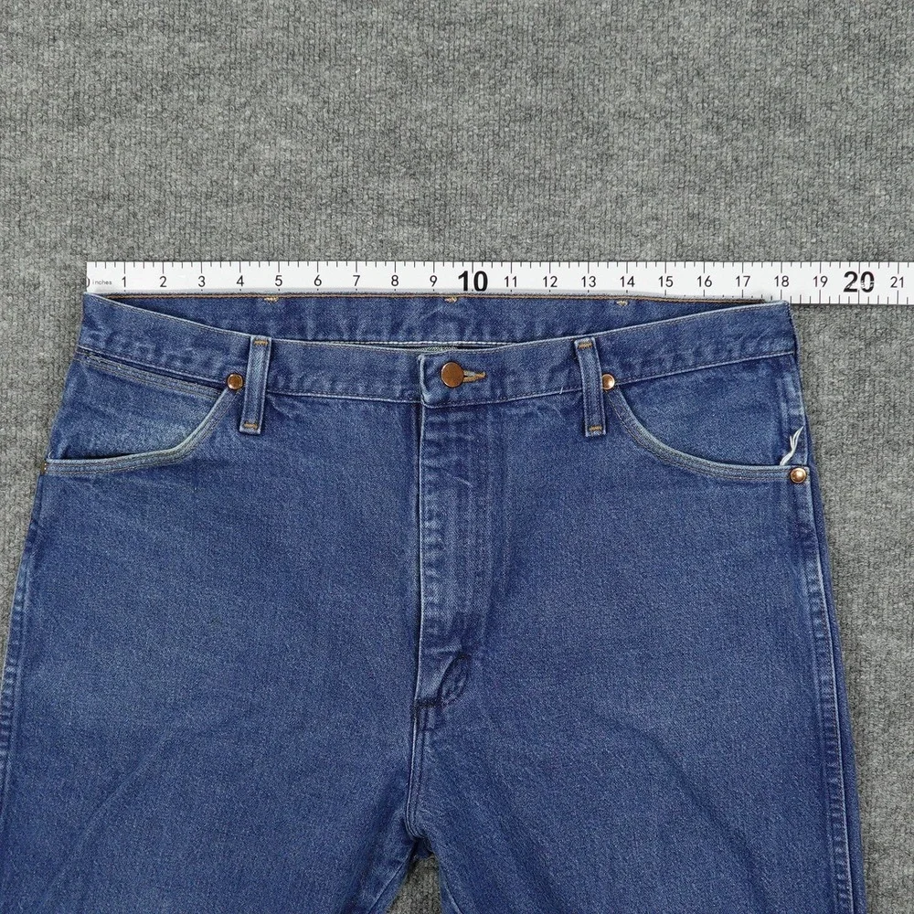 Wrangler 13MWZ Jeans Mens 36x32 Blue Regular Fit Straight Leg Denim Medium Wash